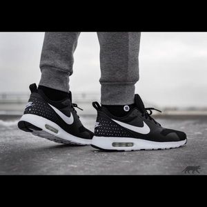 Men’s Nike Air Tavas Shoes